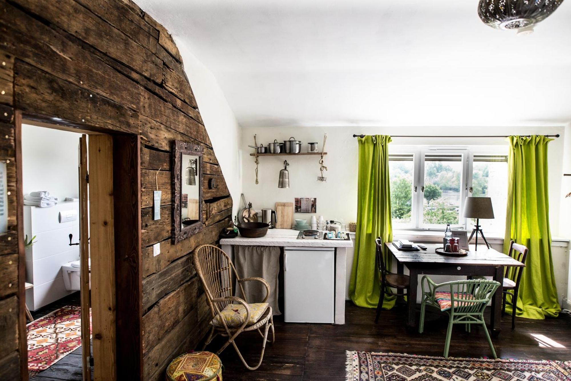 Liegen;Schaft Guesthouse Oestrich-Winkel Pokoj fotografie
